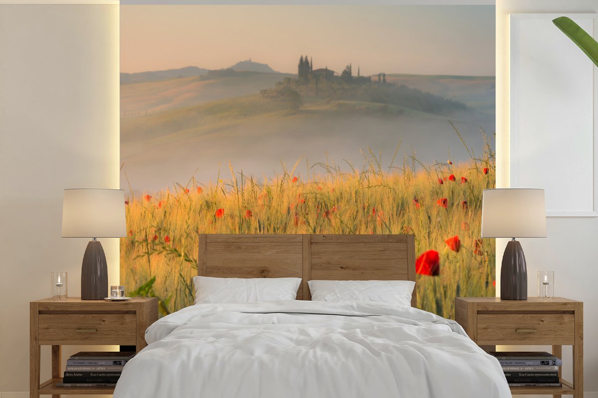 Behang - Fotobehang Toscane - Rozen - Heuvels - Breedte 240 cm x hoogte 240 cm