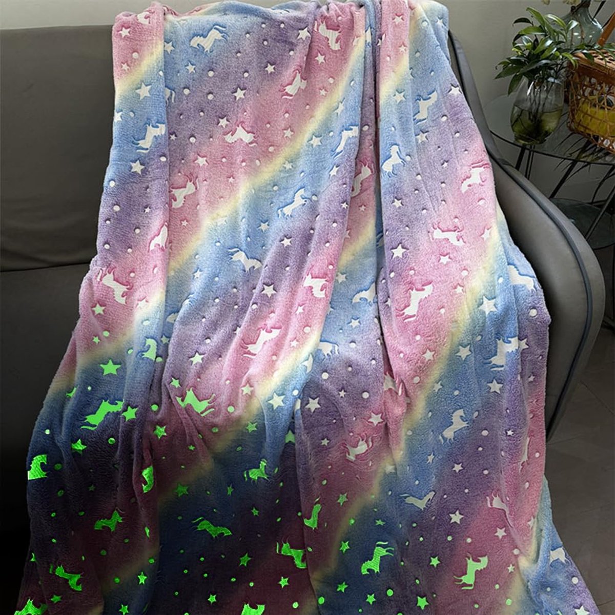 Knuffeldeken voor kinderen voor meisjes en jongens - 150 x 130 cm, deck glow in the dark, zachte pluizige babydeken, sofadeken, knus warme cadeaudeken voor Kerstmis, verjaardag, Pasen (eenhoorn