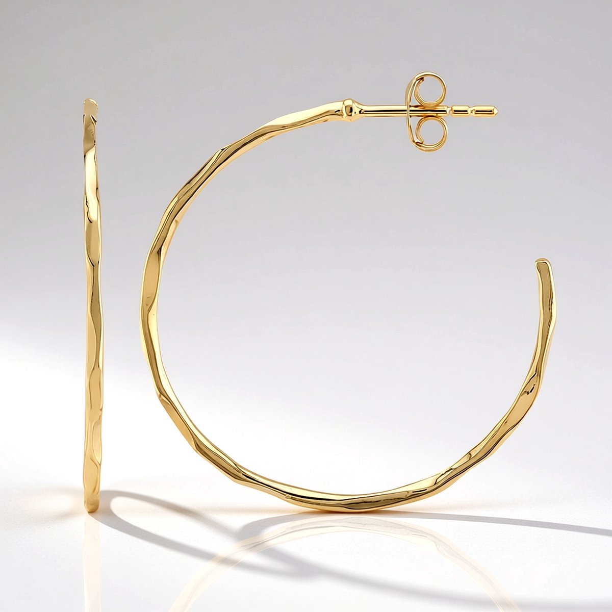 Cavill - 31 mm Zilveren Oorbellen - 925 Sterling Zilver Verguld - Lichtgewicht en Comfortabele Hoepels - Moderne Golvende Luxe Oorbellen