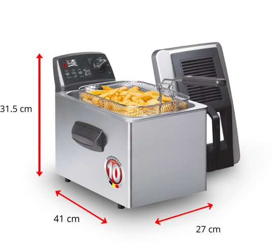 Zilverkleurige Fritel Turbo SF 4571 friteuse met filterdeksel, 5 liter inhoud, gevuld met frietjes.