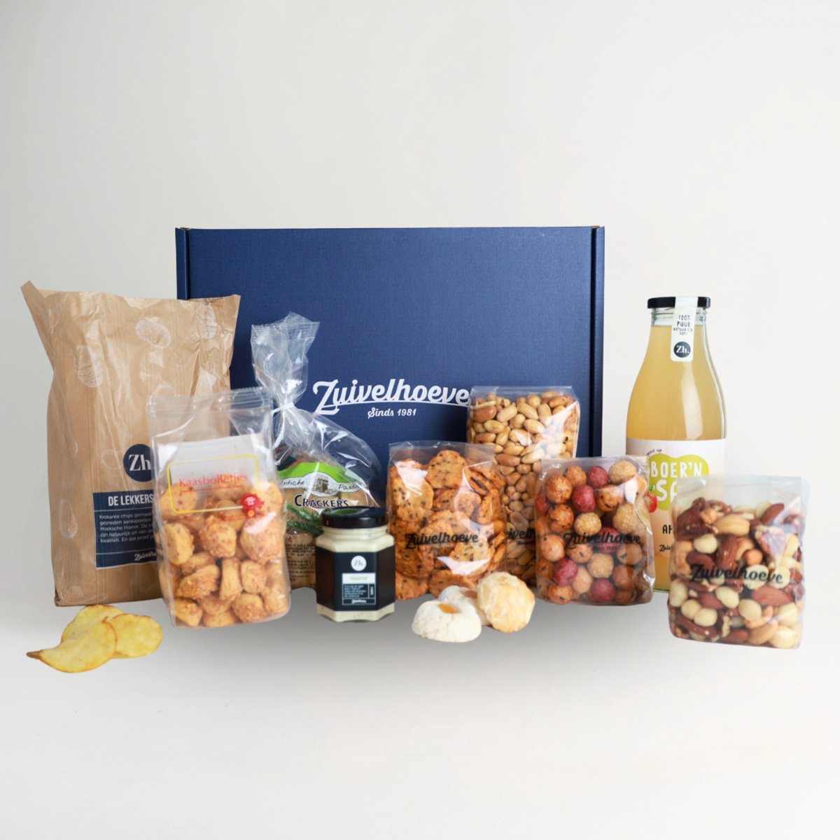 Zuivelhoeve Borrelpakket middel Borrelpakket cadeau - Borrelbox voor thuis - Snackpakket - Cadeaupakketten eten & drinken - Alles voor de Borrelplank - Altijd vers - Proef & Geniet