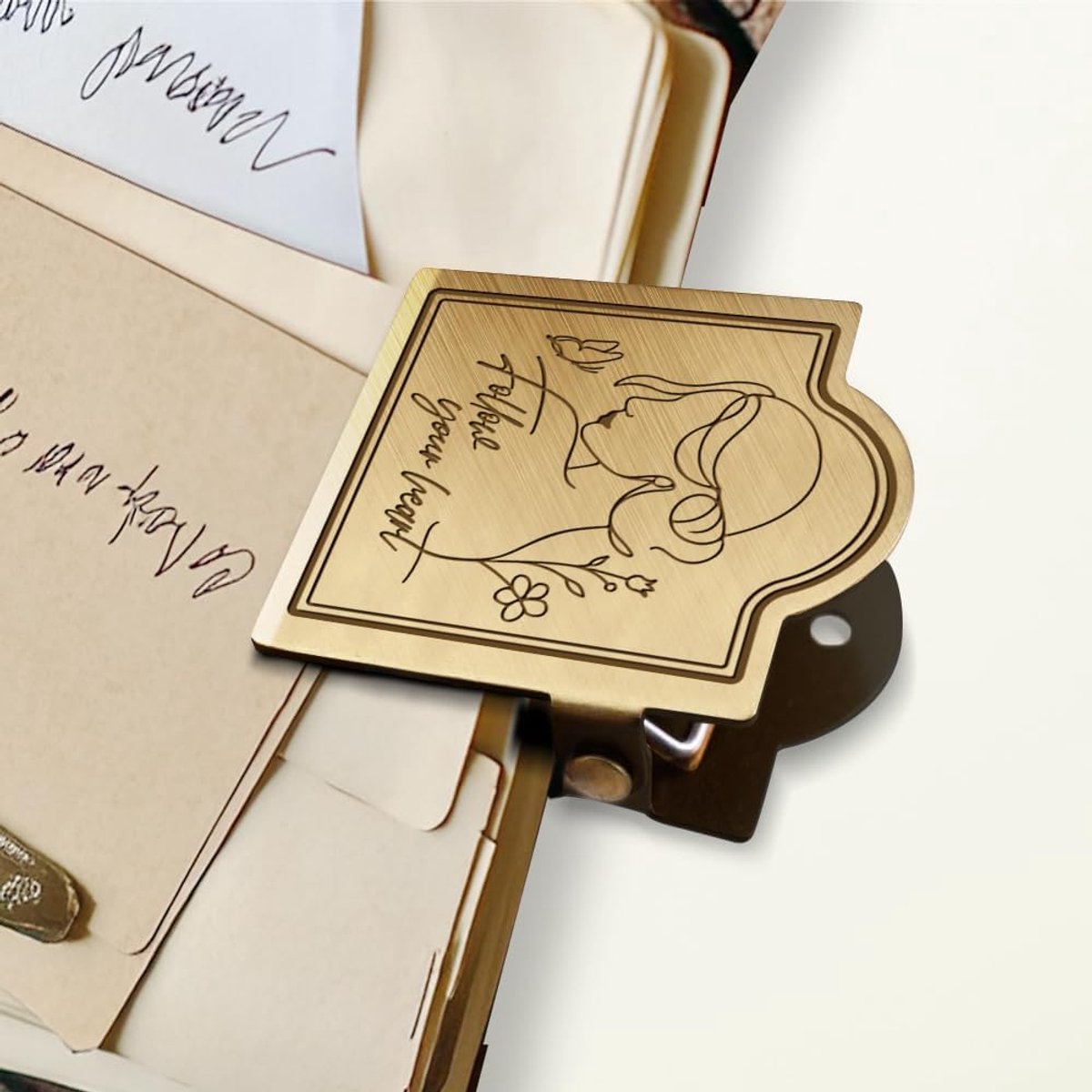 Notitieboek Clip 4.5cm x 4cm - Vintage Messing - Retro Vrouwen en Vlinders - Sterke Grip voor Boeken - ShopVlot