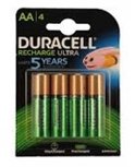Verpakking met 4 Duracell Recharge Ultra AA batterijen, groen met koperen top.