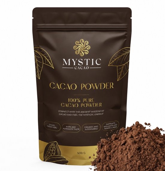 Bruine verpakking met gouden details en een hoop cacaopoeder ernaast. Tekst: 'Mystic Cacao'.