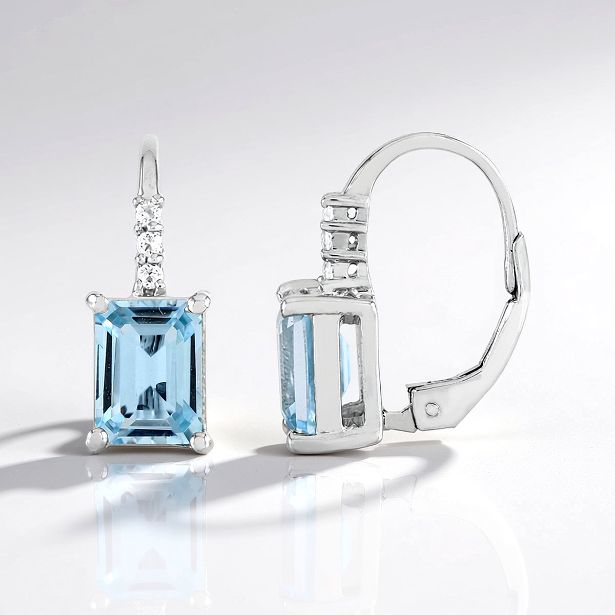 Cavill - Zilveren Oorsteker - 925 Sterling Zilver met Platina Coating - 3,77 ct Hemelsblauwe Achthoekige Topaas - Elegante Dames Oorbellen