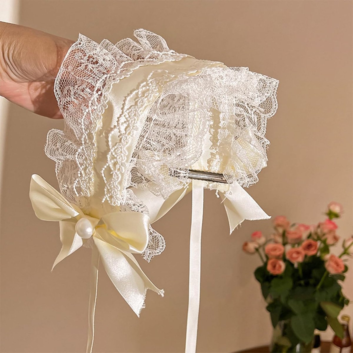 LISM-Witte Lolita-haarband met strik en kant, gotische retro Lolita-kant, haaraccessoire Geschikt voor dames, decoratie Geschikt voor een Halloweenbal of theekransje Geschikt voor meisjes.