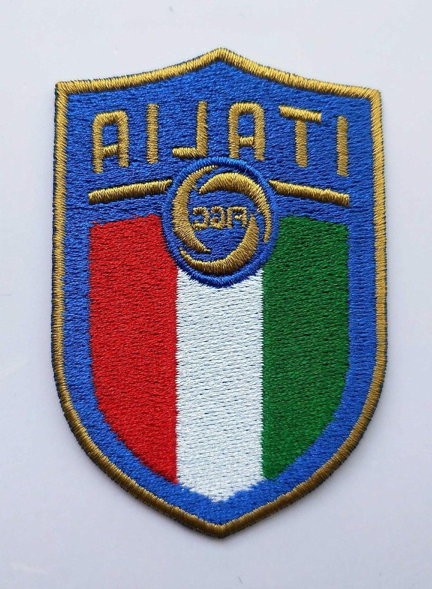 Italië Patches - Voetbal Badge - Kleding Versieren - Strijkbaar - 8 x 5.4 cm - Multicolor