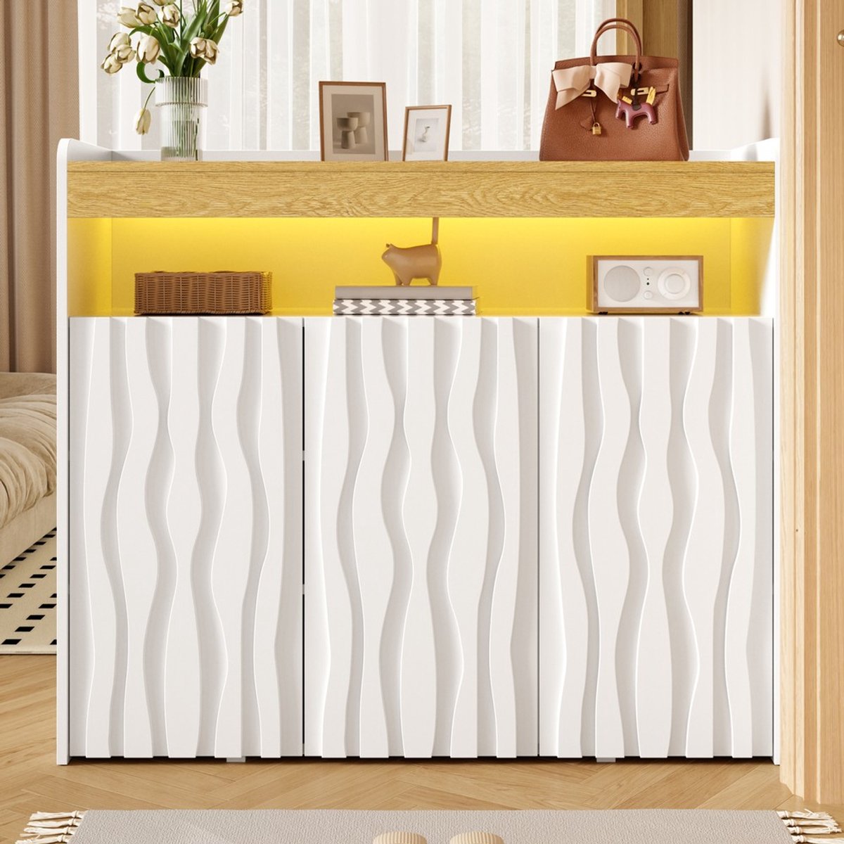 KOMHTOM Dressoir - 3 Deuren - LED Verlichting - Golvend Patroon - Verstelbare Planken - Open Opbergvak - Woonkamer Opbergkast - Zwart Wit Design - B105 × H90,5 × T35 cm