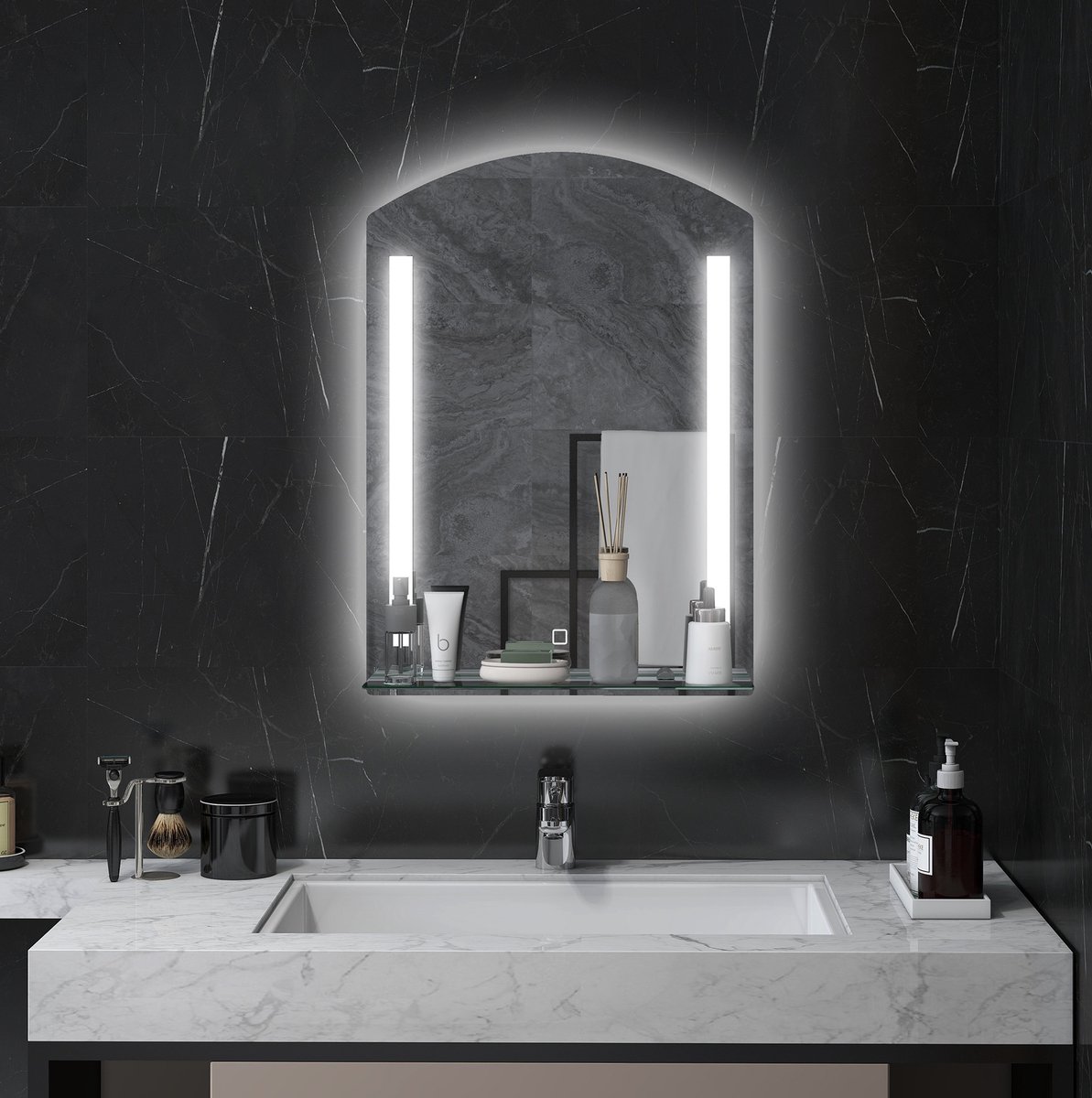 Badkamerspiegel Met Verlichting En Drie Lichtkleuren - 50 X 70 Cm - Aluminium En Glas - Zilver - Wandspiegel Met Touchschakelaar Memoryfunctie En Glazen Plank