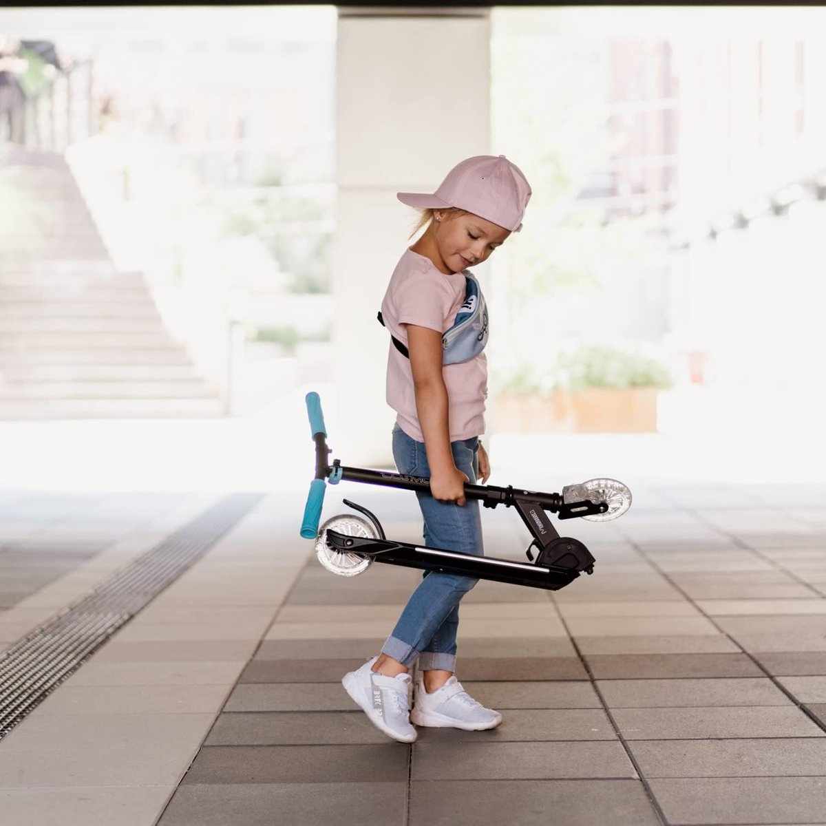 Scooter voor kinderen 5-8 jaar - opvouwbaar - verlichte deck en voorwiel - ideaal voor buitenplezier - ShopVlot