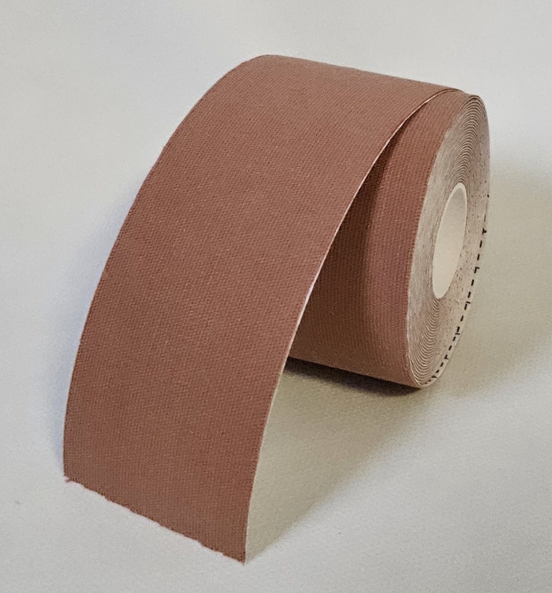 2x stuks Rollen Boob Bra Tape, Medium, 5 meter lengte, 5 cm. breed, Shape tape, Borst tape, Boob tape, BH tape, Tape voor borsten, Body tape, Booblift tape, Fashion tape, Handige tape om jouw borsten op hun plek te houden