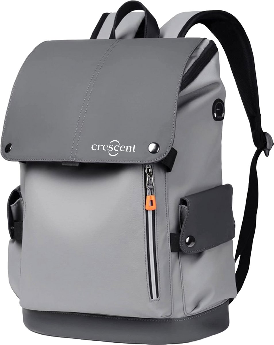 Crescent-Oise Stijlvolle Rugzak met Flap Grijs Unisex - Draagbare Laptop Rugzak, Externe Zak, Waterbestendig, Veelzijdig voor Reizen, Werk, School en Casual Dagelijks Gebruik
