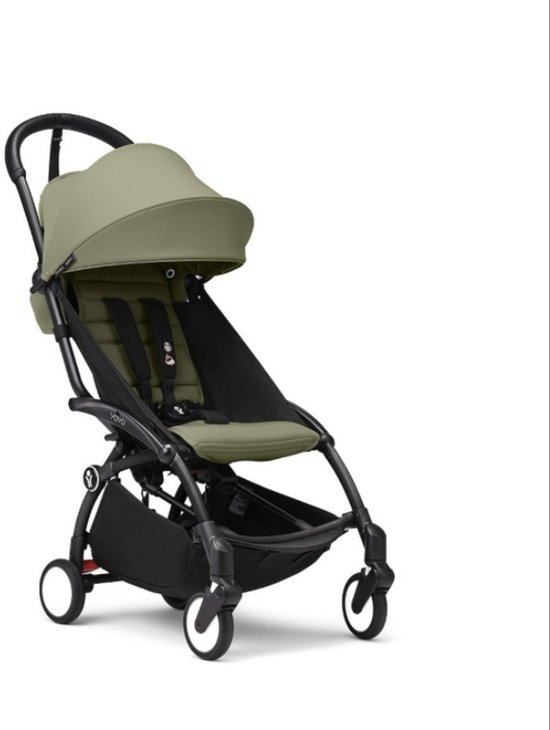 Olijfgroene YOYO³ kinderwagen met zwart frame en zwarte zitting.