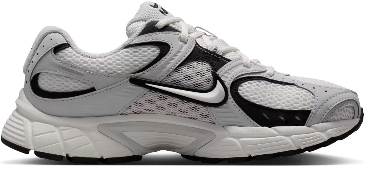 Nike V5 RNR – Sail/ /Vast /Sail V5 RNR Lifestyle Dames Sneakers voor Vrouwen Wit