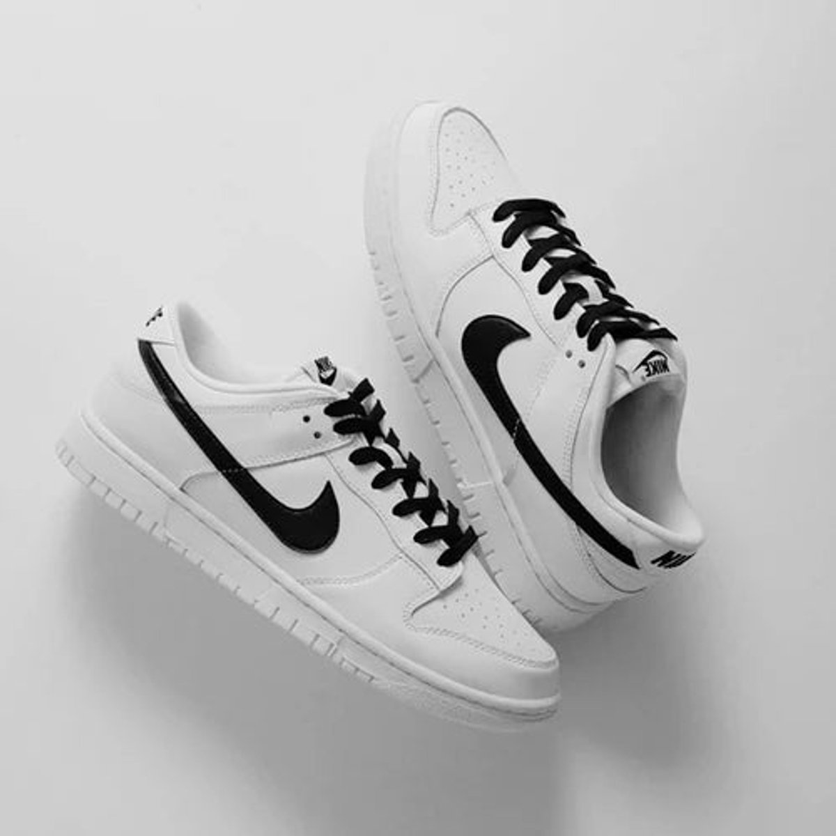 Nike Dunk Low Reverse Panda