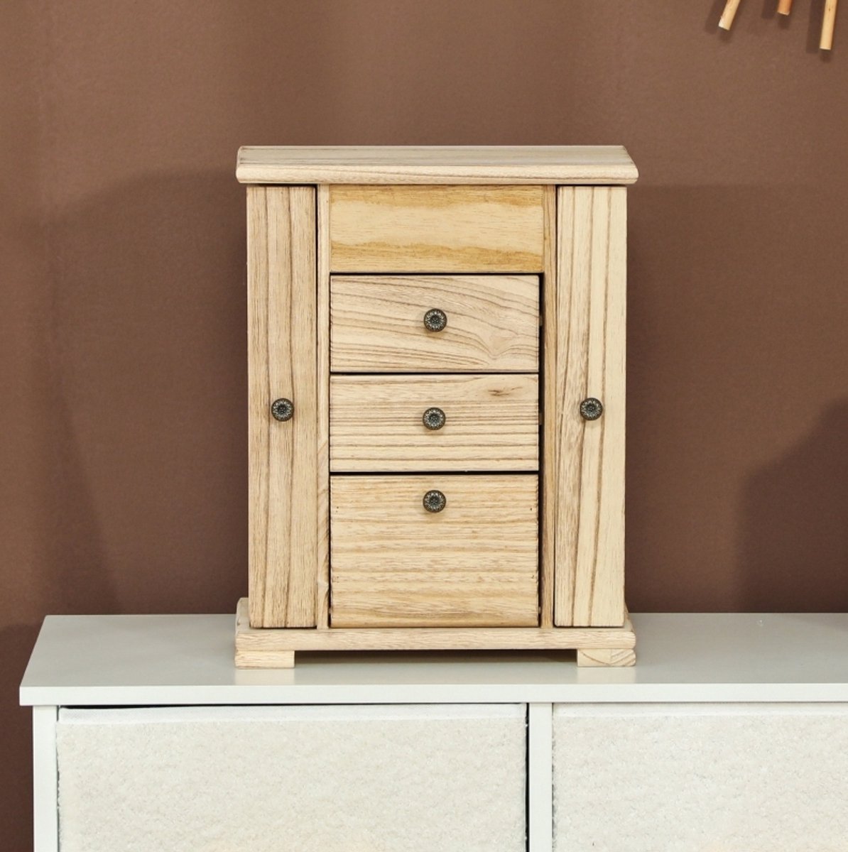 REDOM - Sieradendoos - 4-laagse indeling met aparte vakken en 8 haken - geïntegreerde spiegel - houten opbergkast - slaapkamer en kaptafel - Hout - Bruin - 26,5 x 16 x 33,5 cm