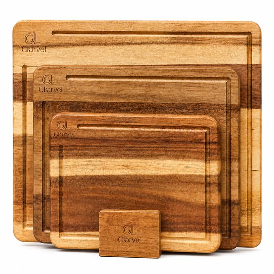 Ensemble de quatre planches à découper en bois d'acacia de différentes tailles, avec gouttière à jus.