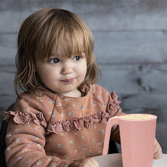 Verpakking van 4 onbreekbare drinkbekers met handvatten - Plastic bekers - Herbruikbare kampeerbekerset - Kinderbekers - Plastic bekers voor kinderen en volwassenen - BPA-vrij — afbeelding 4