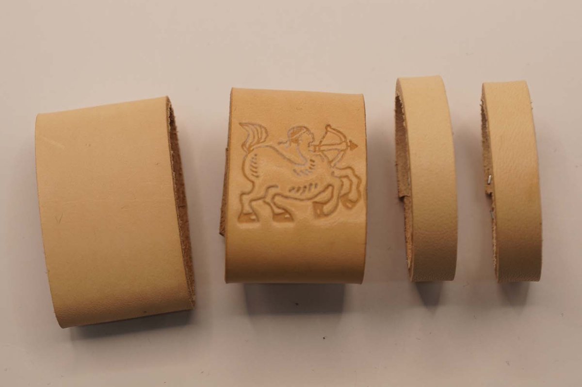 4 Lederen riem lusjes voor broekriem van 4 cm breed 1x sterrenbeeld BOOGSCHUTTER 3 cm breed, 2x smalle uni 1 cm breed, 1x breed uni 3 cm breed - riem lusjes die je zelf kunt verven - riem lusje vervangen omdat die verloren is