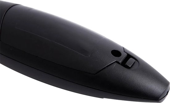 Zwarte automatische haarvlechtmachine met een kleine zwarte knop aan het uiteinde.