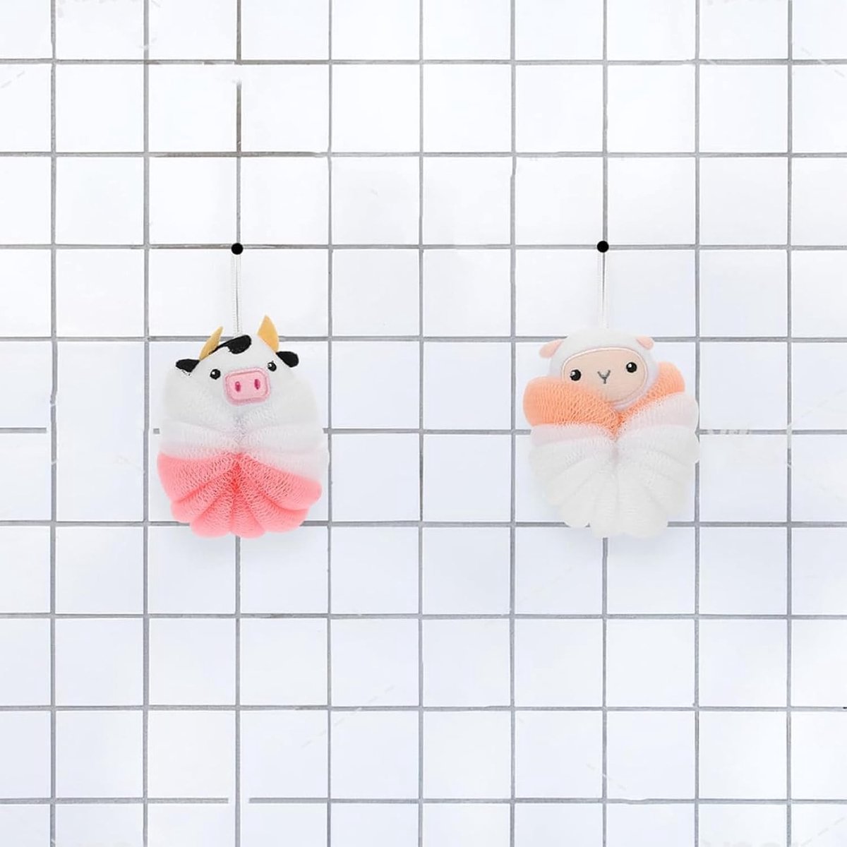 Set van 2 Cartoon Bad Sponsen, Zachte Scrub Spons voor Mannen en Vrouwen - Dierlijke Loofah met Mesh Structuur voor een Verfrissende Badervaring