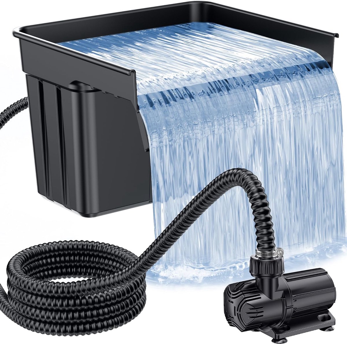 De POPOSOAP vijverwatervalset (geschikt voor grote tuinvijvers en waterpartijen) bevat een 42W DC-pomp (debiet van 4600 liter/uur)-een 3 meter lange flexibele slang-filtermateriaal en een 43 cm brede uitlaat