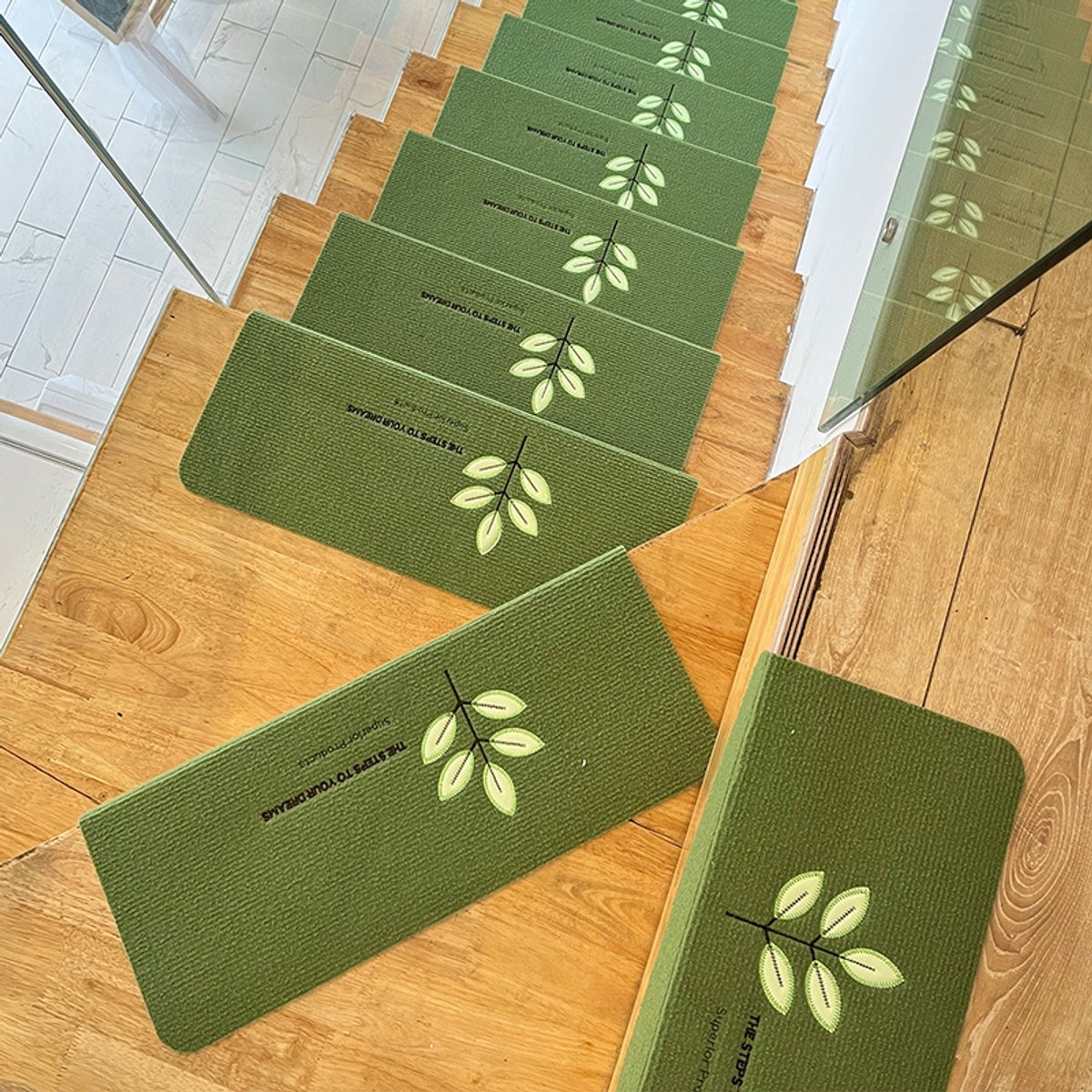 6 Stuks Antislip Traptrede Matten met Zelfklevende Rug - Lichtgevend en Geluiddempend - Voor Houten Vloeren, Ouderen en Huisdieren