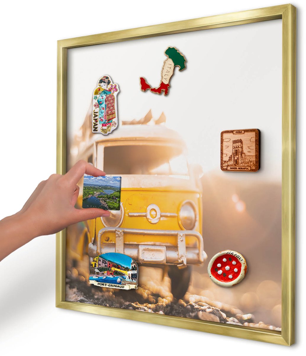 Artprintcave Geel Magneetbord mit Gouden Frame - 50x50 cm - Retro Reizen Magnetische Organizer - Retro Magneetbord Voor Keuken - Voertuigen