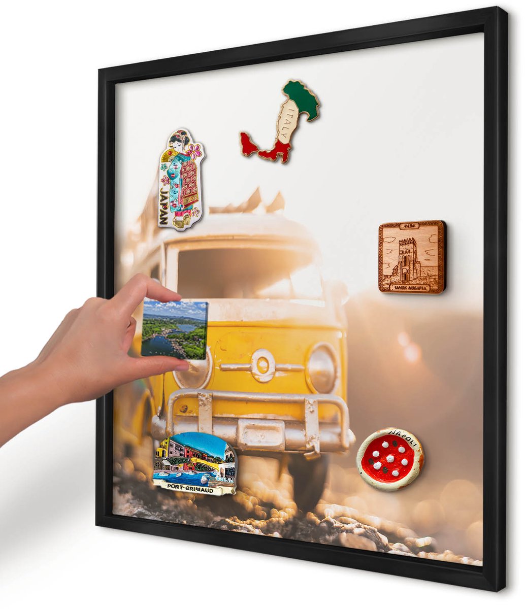 Artprintcave Geel Magneetbord mit Zwart Frame - 50x50 cm - Retro Reizen Notitiebord - Retro Memobord Keuken - Voertuigen