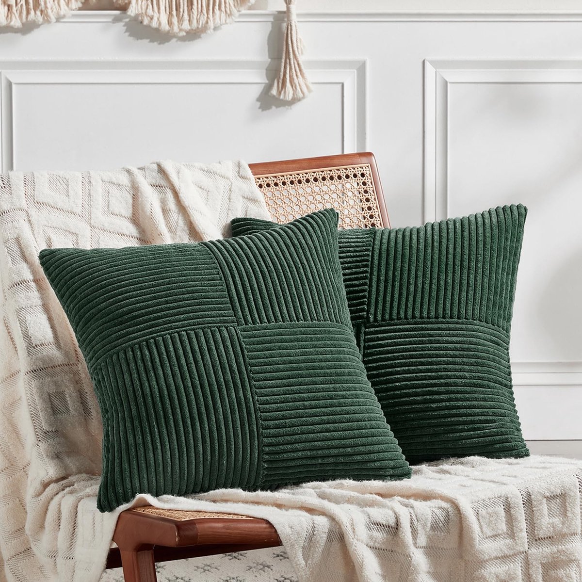 Omgoods - Set van 2 Donkergroene Corduroy Kussenhoezen - 35 x 35 cm