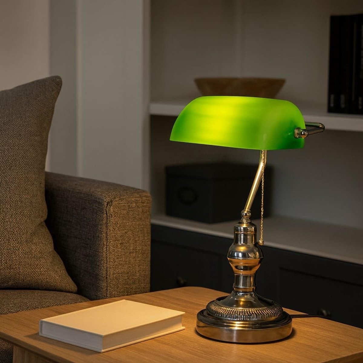 Omgoods - Barcelona LED Vintage Bankers Table Lamp - Retro Stijl Bureau Lamp met Groene Glas Shade