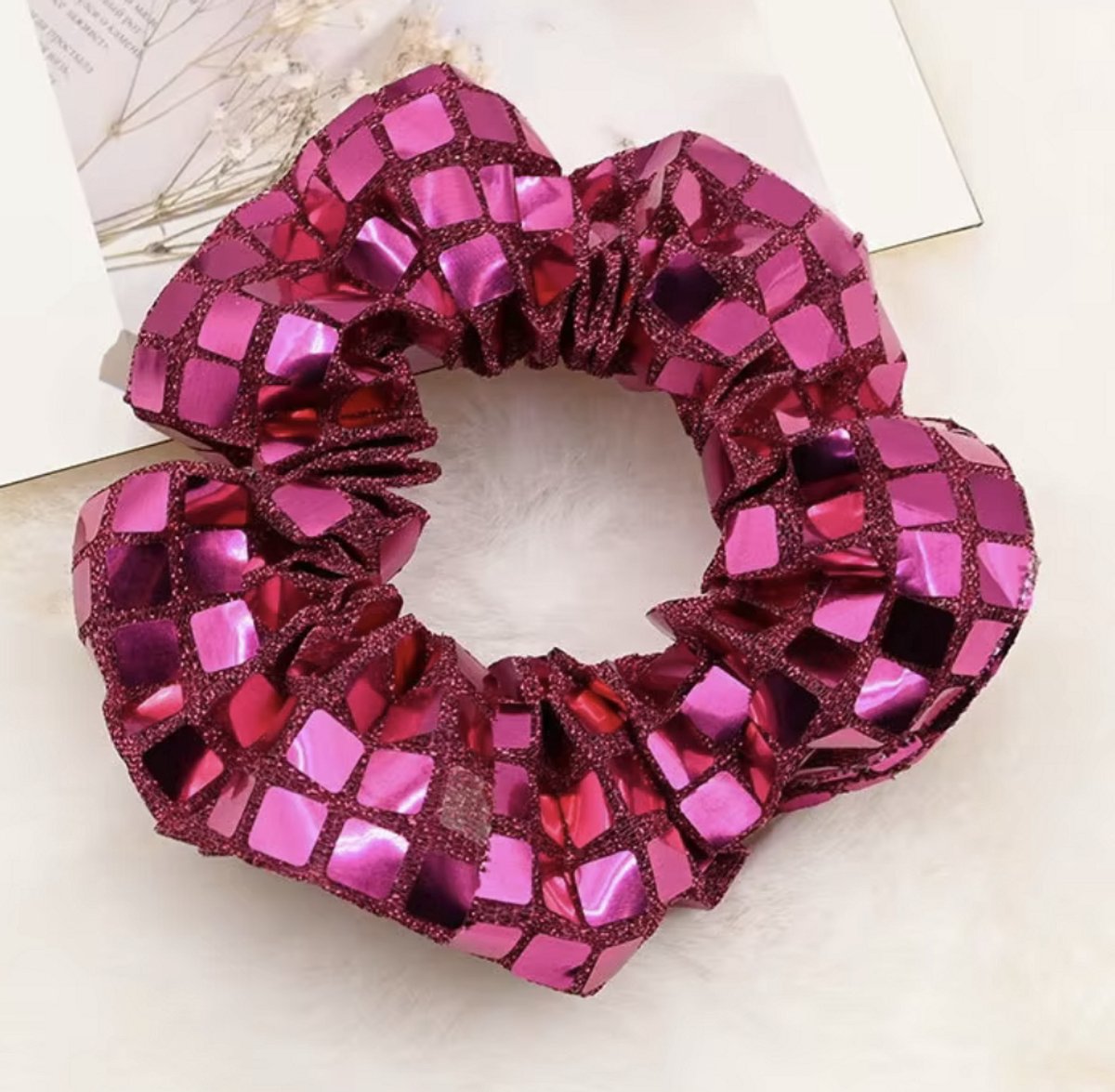 SilverAndCoco® - Fel Roze Glitter Scrunchie / Elastieken Haar strik / Elastiek met Glitters Steentjes / Glamour Haarelastieken Diamantjes Dames / Glitters Kerst Feest Oud en Nieuw Haarbanden Diamand Breed - Pink