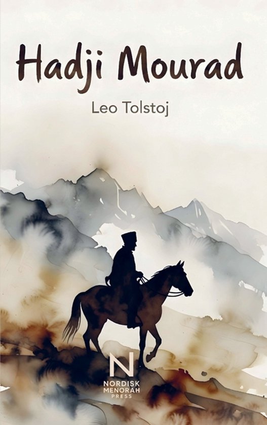 Boek "Hadji Mourad" van Leo Tolstoj met een silhouet van een ruiter te paard tegen een berglandschap.