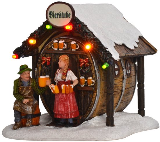 Besneeuwde Bierstube met kerstlichtjes en twee figuren, voor een witte achtergrond.
