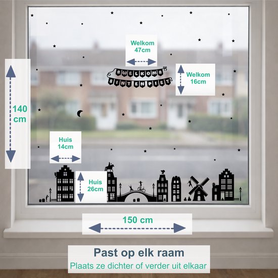 Zwarte raamdecoratie met Sinterklaas-thema: een stadsgezicht met huizen, molen, brug en de tekst "Welkom Sinterklaas". Sterren en maantjes als versiering.