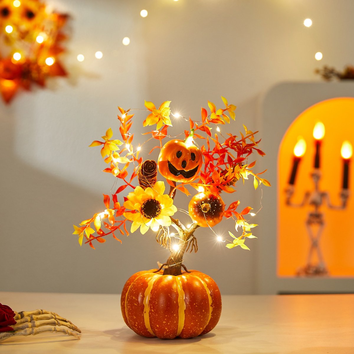 Lichtgevende Herfst Tafeldecoratie – Pompoenboom met Rode Bessen en Esdoornbladeren – 36x32 cm – Incl. Verlichting – Voor Halloween en Oogstfeest