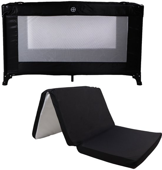 Zwart campingbed met opvouwbaar matras.