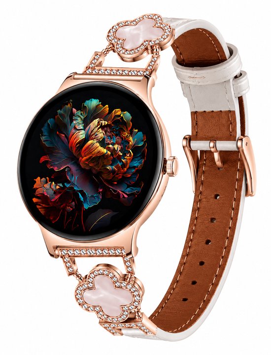 Rosegouden smartwatch met witte leren band, witte klavervormige versieringen bezet met steentjes.
