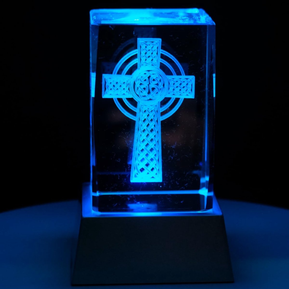 Dailygoods - Sfeerlicht LED-kaars met 3D-lasergravure Kelten kruis in kristalglas