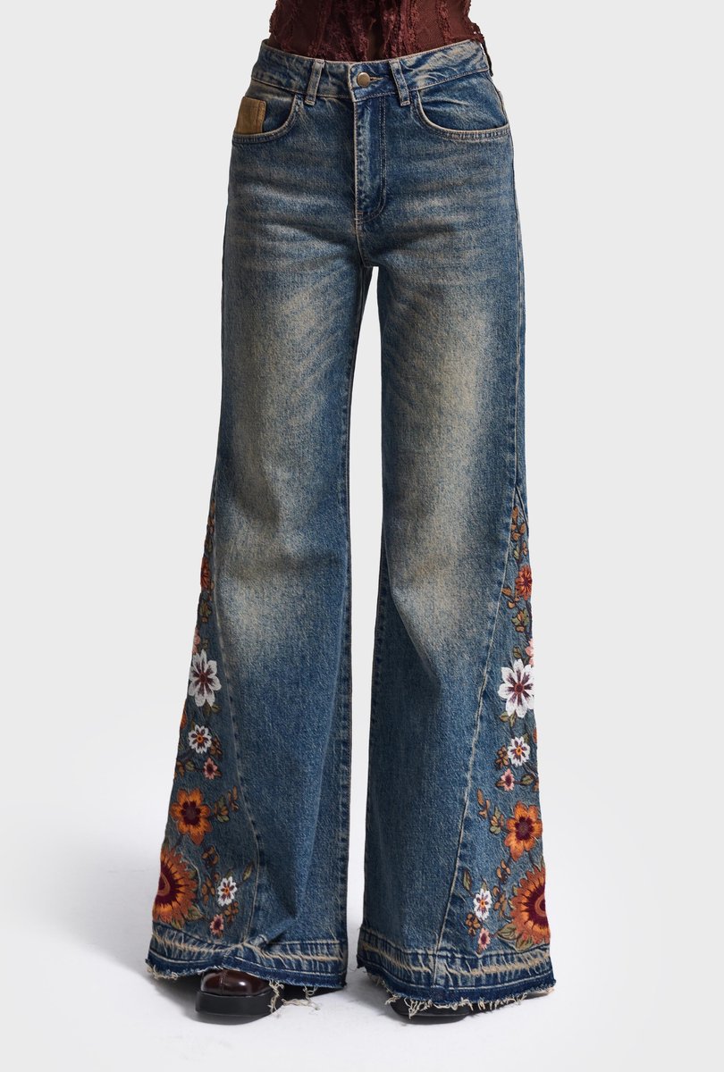 It's Basic - EMBROIDERY FLARE MID RISE JEANS