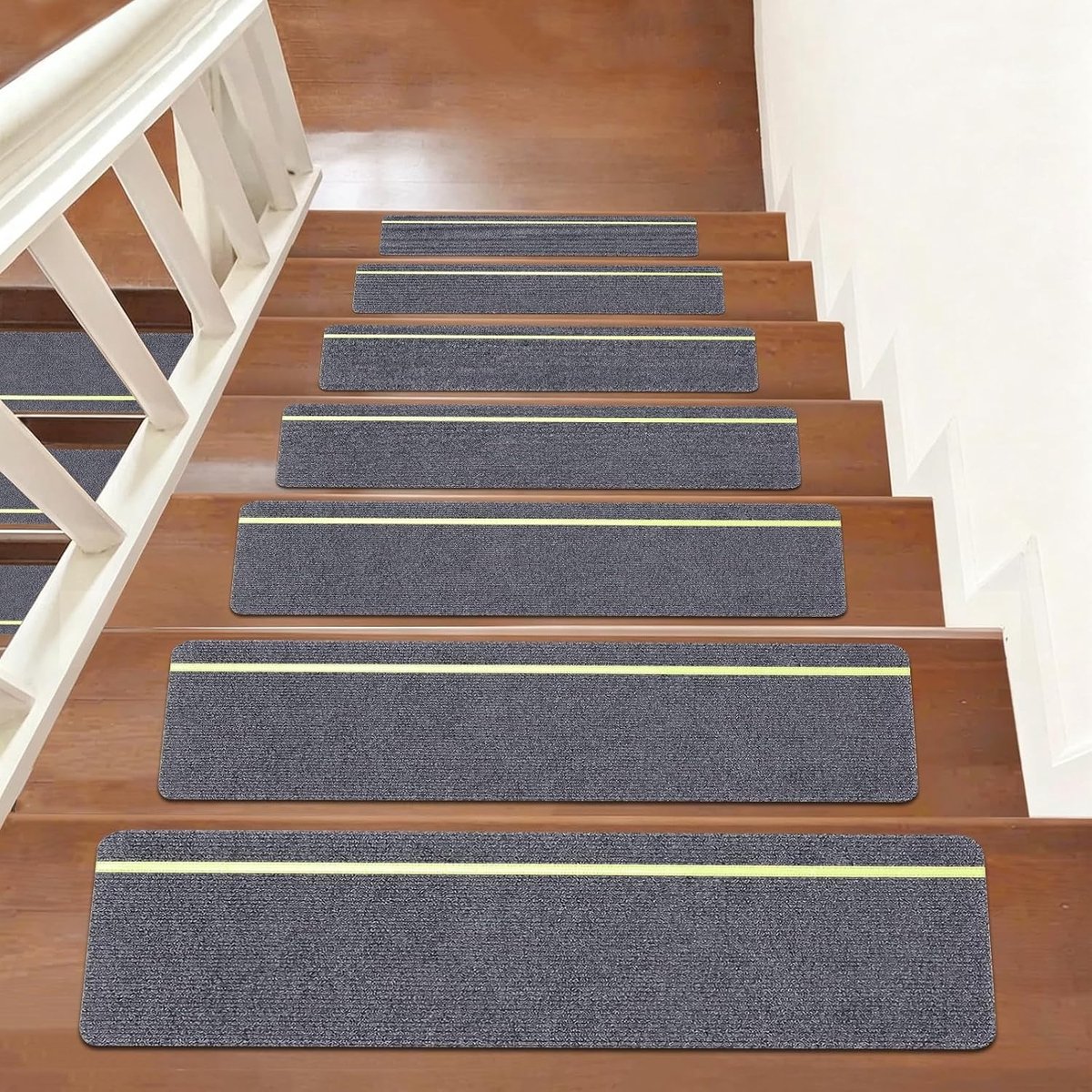 Trapmatten 15 stuks 76 x 20 cm - zelfklevend polyester - antislip met glow in the dark - ShopVlot
