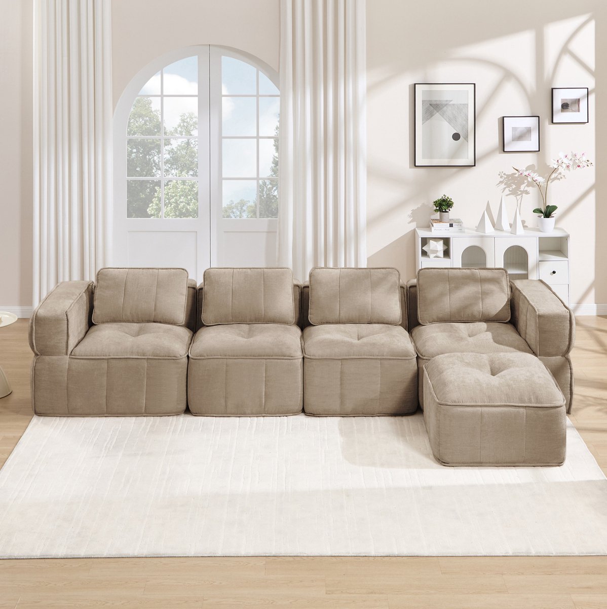 FloraGrace Hoekbank 4-Zits - L-Vormige Modulaire Bank Met Hocker - Zachte Polyester Bekleding, Brede Armleuningen En Diepe Zit - Voor Woonkamer - Zand