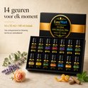 Doos met 14 flesjes EasyMart etherische olie van 10ml per stuk, 140ml totaal. Met lavendel en roos in de voorgrond.