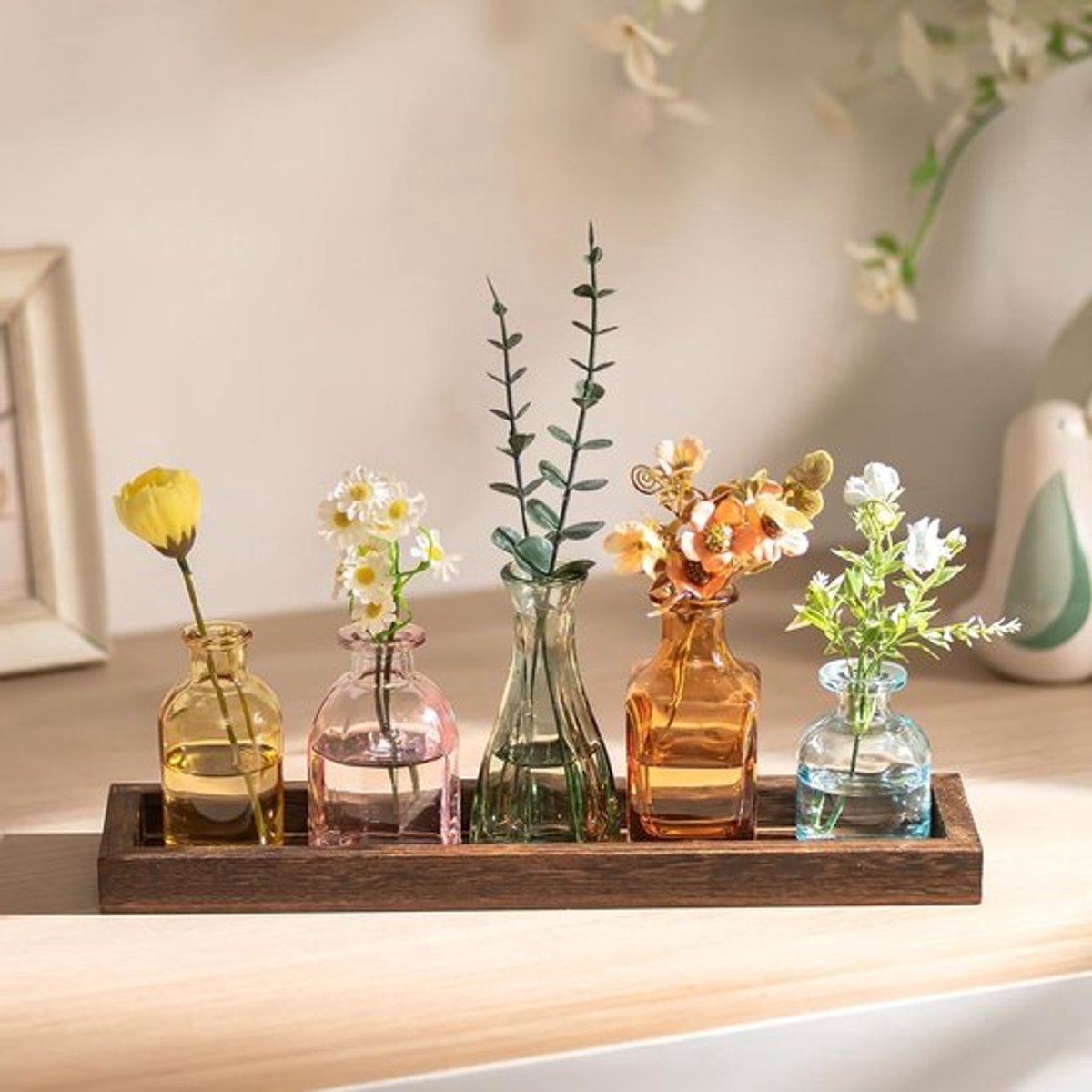 Set van 5 Mini Vaasjes voor Tafelversiering met Houten Dienblad - Kleurige Bloemenvazen voor Woonkamer en Eettafel, Perfect voor Verjaardagen en Jubilea