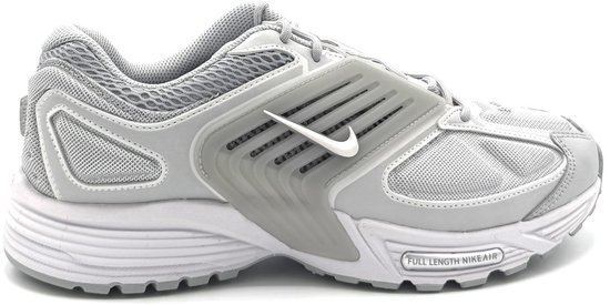 Zijaanzicht van grijze Nike Air Pegasus Wave sneakers met 'FULL LENGTH NIKE AIR' en Swoosh.
