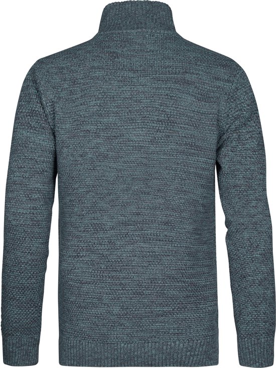Blauwe gemêleerde sweater met hoge kraag, van achteren.