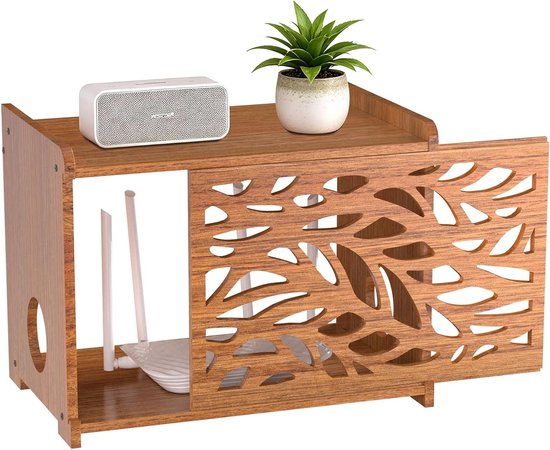 Houten routerkast met bladerpatroon, met geopende deur, waarop een router en een kleine plant staan.