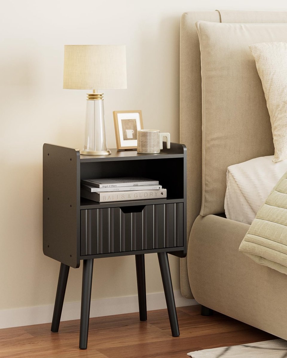 SnelShoppen - Bedside Table Zwart Hout met 1 Lade, Moderne Nachtkastje voor Slaapkamer, Woonkamer, Kantoor, Uniek Design met Gouden Handgreep
