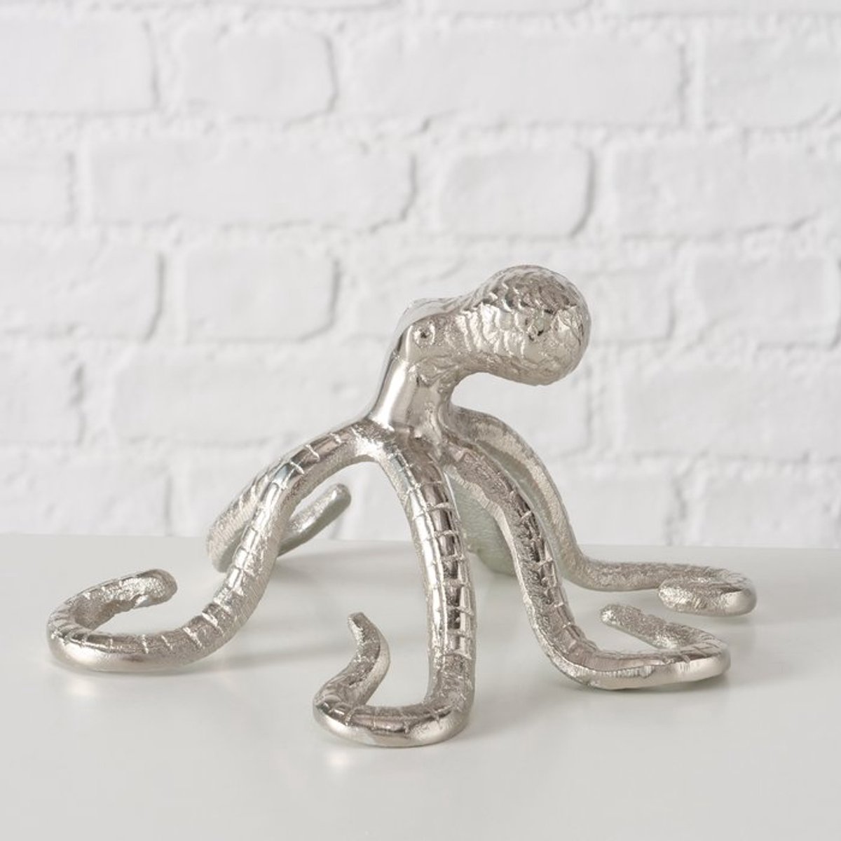 Boltze Home Octopus Beeld Zilver - Metalen Decoratie Beeldje - Glanzende Woondecoratie - Zeedier Ornament - 18 x 17 x 10,5 cm