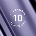 Cirkelvormig logo met '10 JAAR GARANTIE' op een paars satijnen achtergrond.